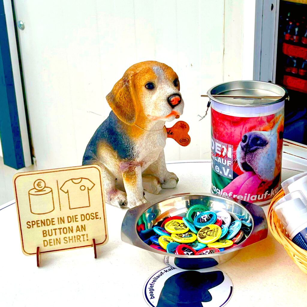 Spende in die Dose, Button an dein Shirt! - Eine Aktion des Beaglefreilauf Kalkar e.V.